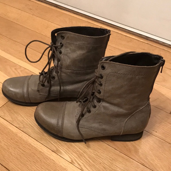 Steve Madden combat boots - Picture 2 of 5
